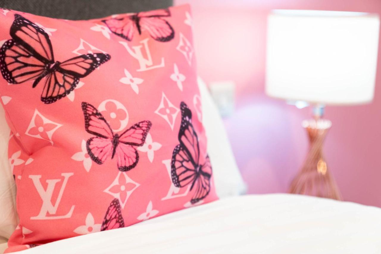 Maevela Apartments ☆ Pink Luxury Apartment With Balcony - Birmingham City Centre - 5 Min Walk From Bullring, Cube, Mailbox, New Street Station - Free Netflix & Wifi Екстер'єр фото