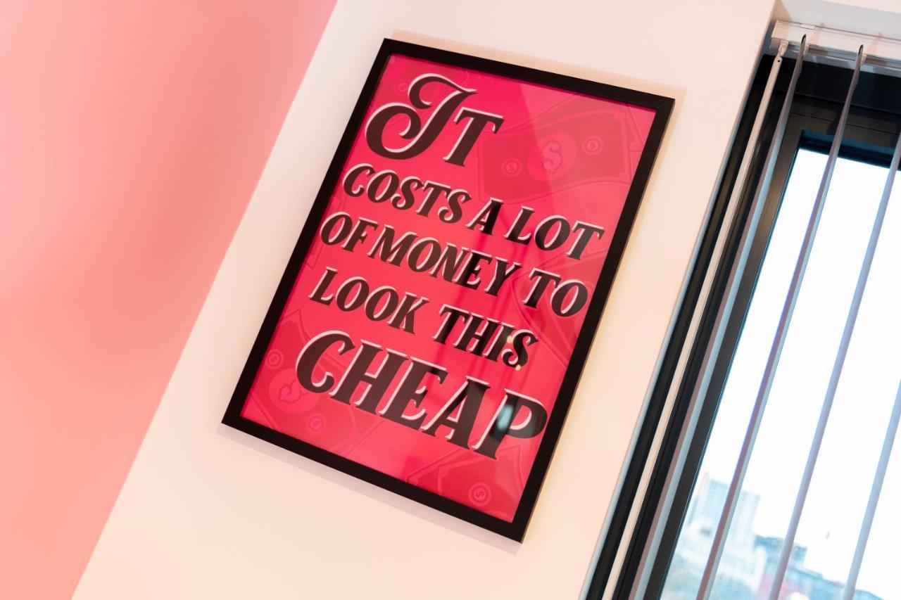 Maevela Apartments ☆ Pink Luxury Apartment With Balcony - Birmingham City Centre - 5 Min Walk From Bullring, Cube, Mailbox, New Street Station - Free Netflix & Wifi Екстер'єр фото